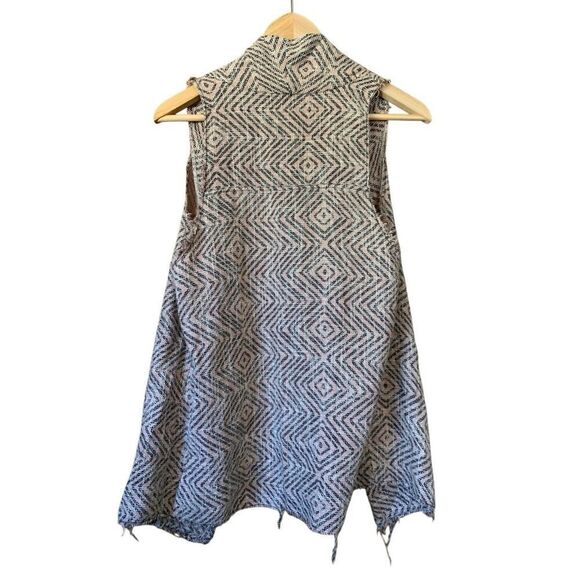 FARM Rio Textured Distressed Boho Vest Pink, Black Size S - Picture 4 of 11